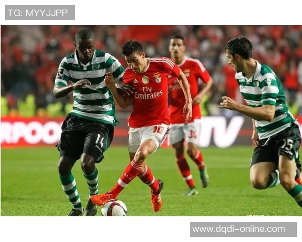 本菲卡逆袭那不勒斯上演惊天逆转全场沸腾的欧联杯大战